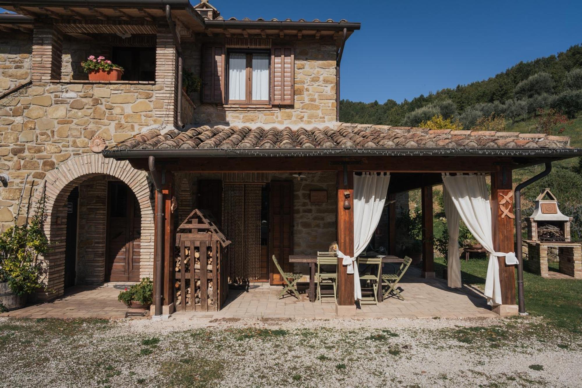 Valfabbrica Agriturismo Casa Del Nonno מראה חיצוני תמונה